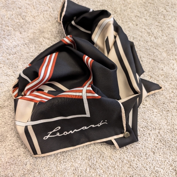 Rare Vintage Leonardo Scarf - Picture 2 of 15